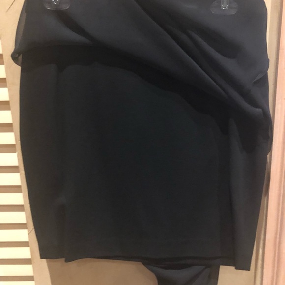 Ellie Tahari silk overlay skirt - Picture 2 of 3